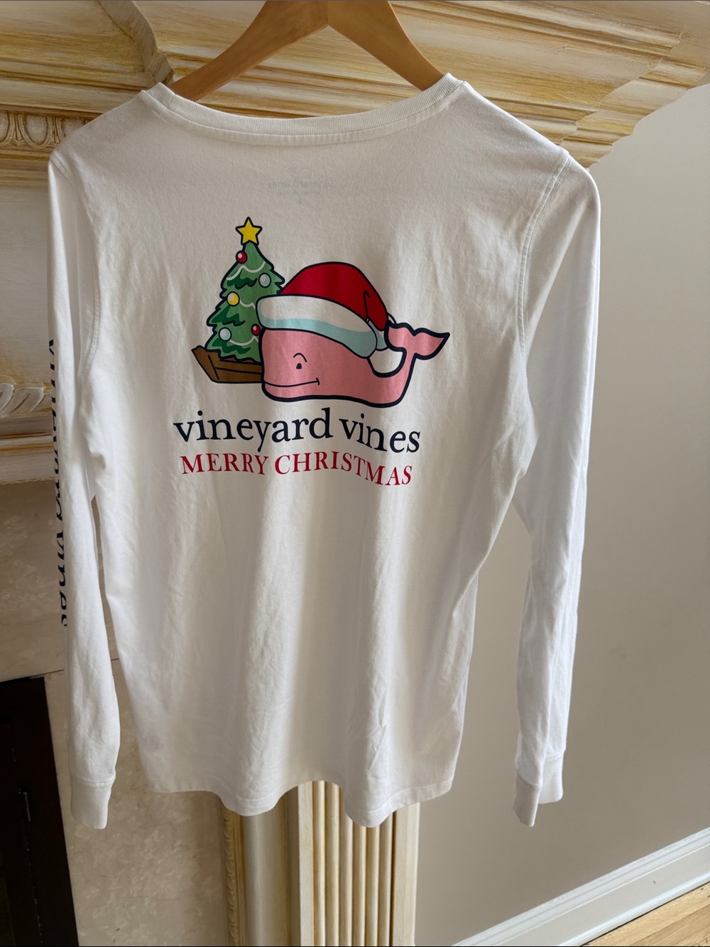 Vineyard Vines Limited-Edition Santa Claus Whale Long-Sleeve Pocket Tee